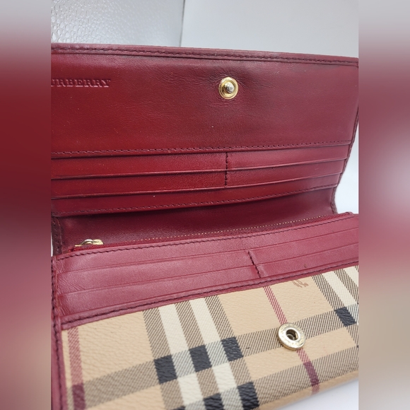 Burberry Vintage Wallet - Picture 4 of 6